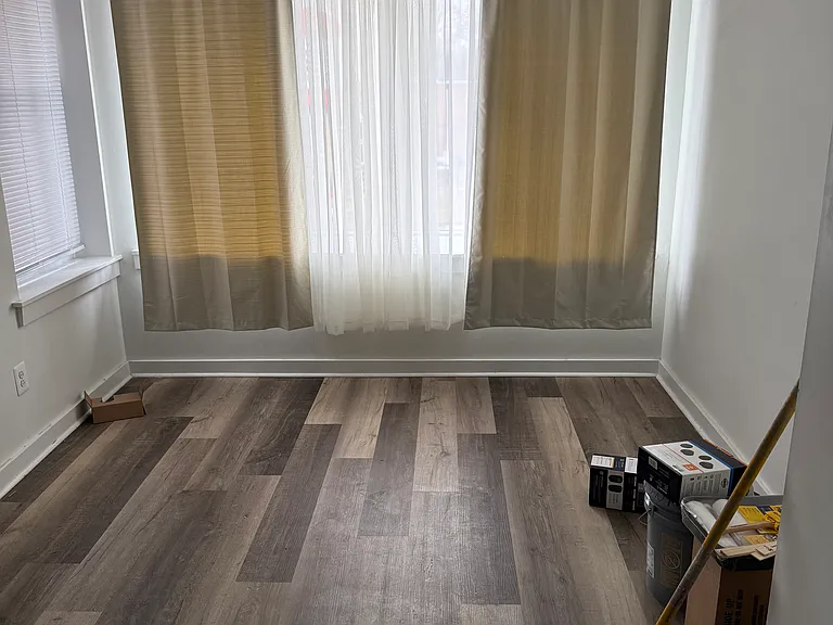 5942 Warrington Ave — Photo 2