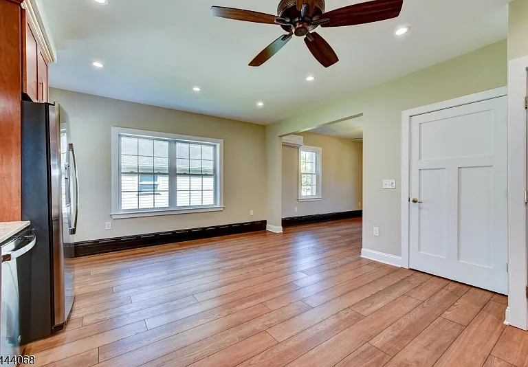 118 Bartine St — Photo 7