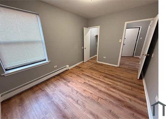 3rd image of 4437 S Greenwood Ave #214