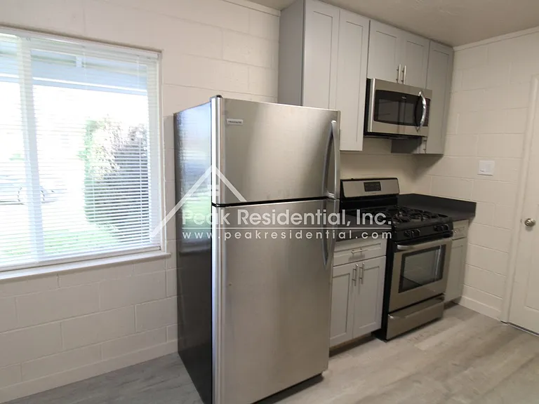 4801 Valletta Way — Photo 5