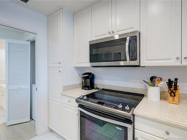 411 NE Plantation Rd #511 — Photo 18