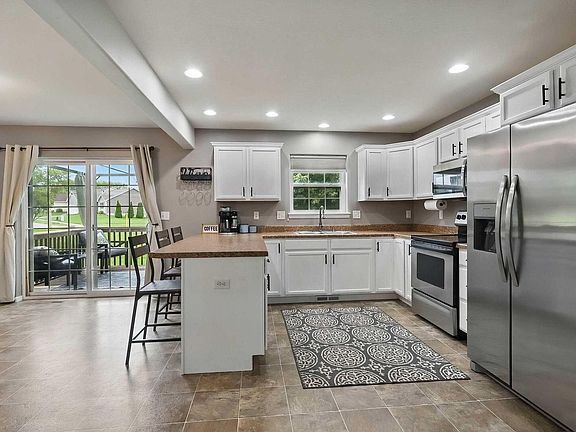 5th image of 1570 Savannah Cir Unit D2