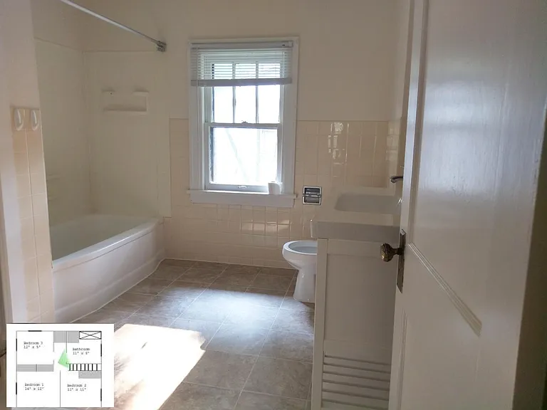 401 W Pennsylvania Ave — Photo 21