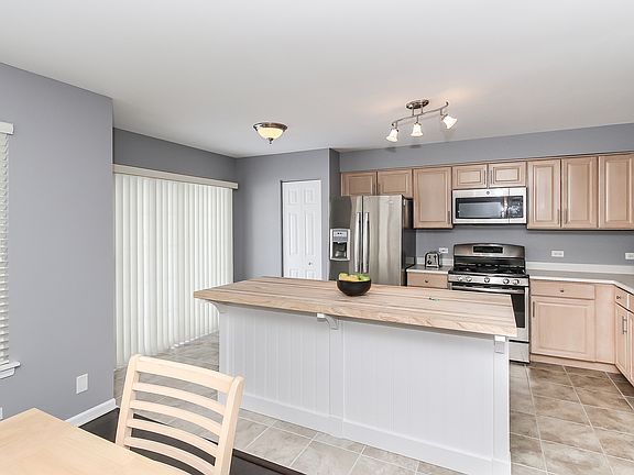 3rd image of 1264 Horseshoe Ln