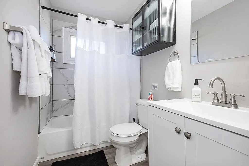 3 bed, 1320 sqft, $1,800 — Photo 3