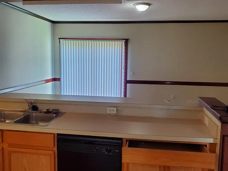 816 Mountbatten Ln — Photo 4