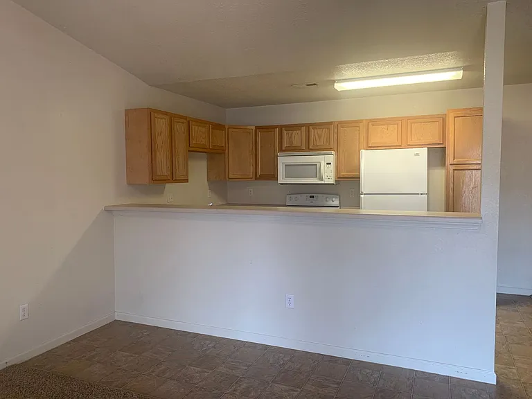 21049 Homer St — Photo 5
