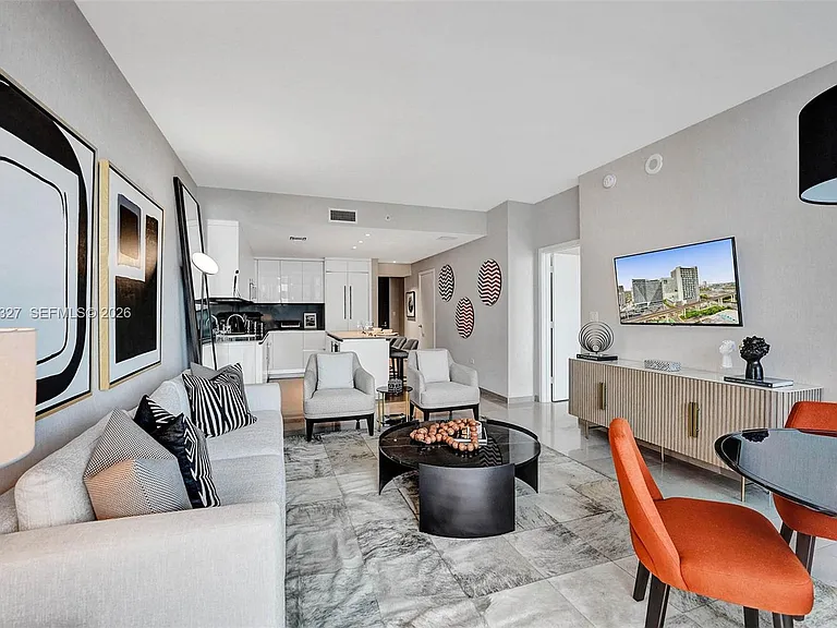 88 SW 7th St #1408 — Photo 7