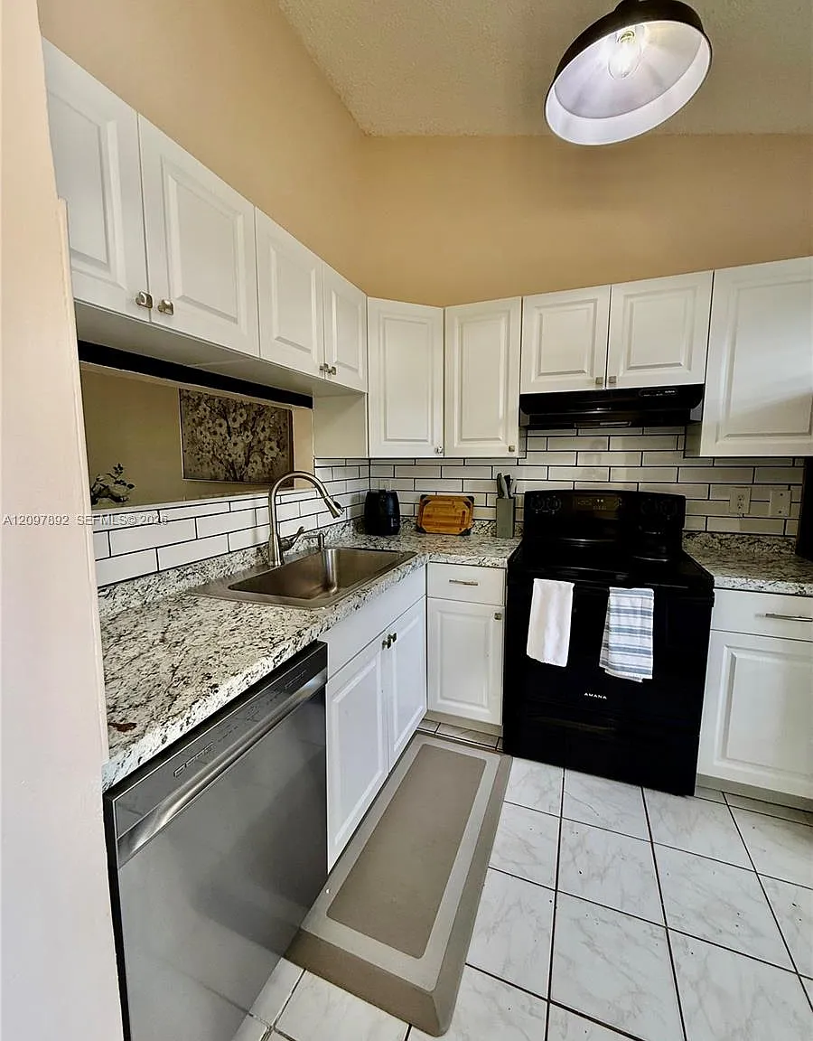 Glenwood Subdivision — Photo 4