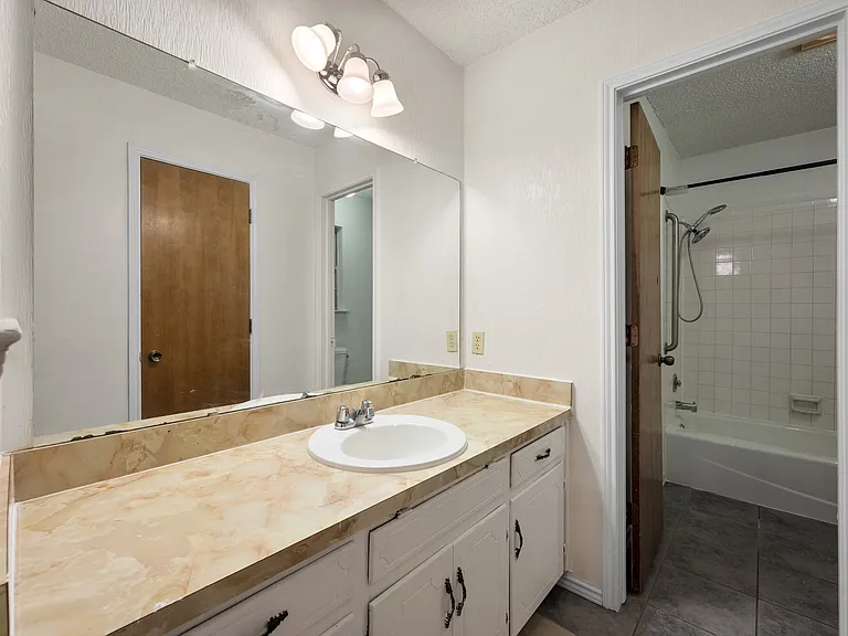 6436 Ridglea Dr — Photo 23