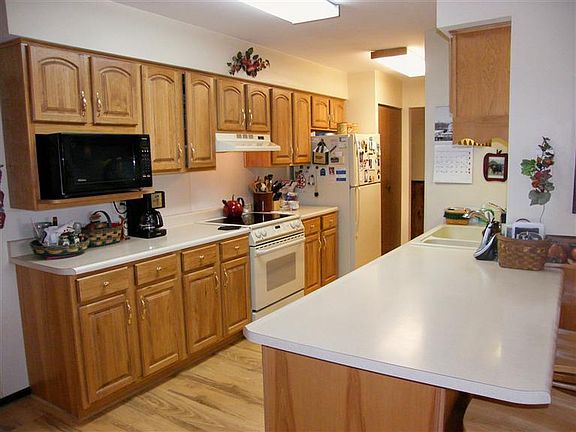 2nd image of 442 Nies Ave