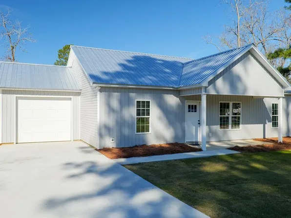 403 E 2nd St, Adel, GA 31620