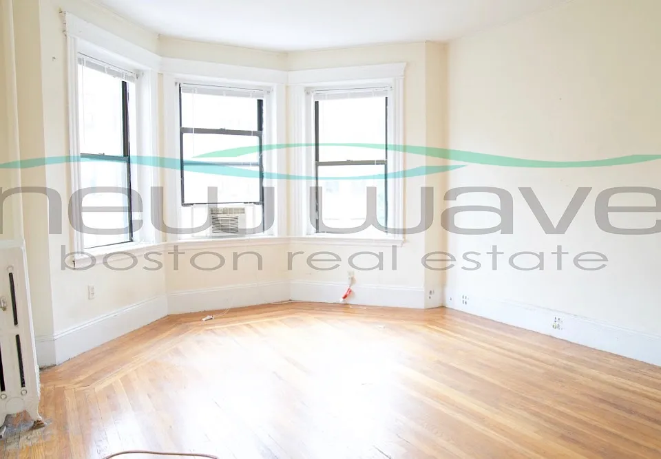 108 Hemenway St #10