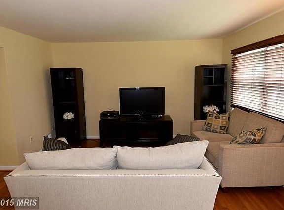 3rd image of 3493 Beale Ct