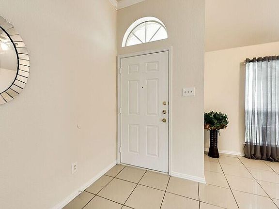 4th image of 1209 Old Oak Dr