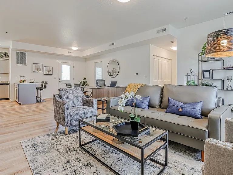 Ridgecrest Apartments — Photo 6