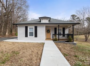 305 E Henry St, Belmont, NC 28012