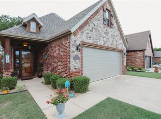 2014 SW Riverstone Rd, Bentonville, AR 72713