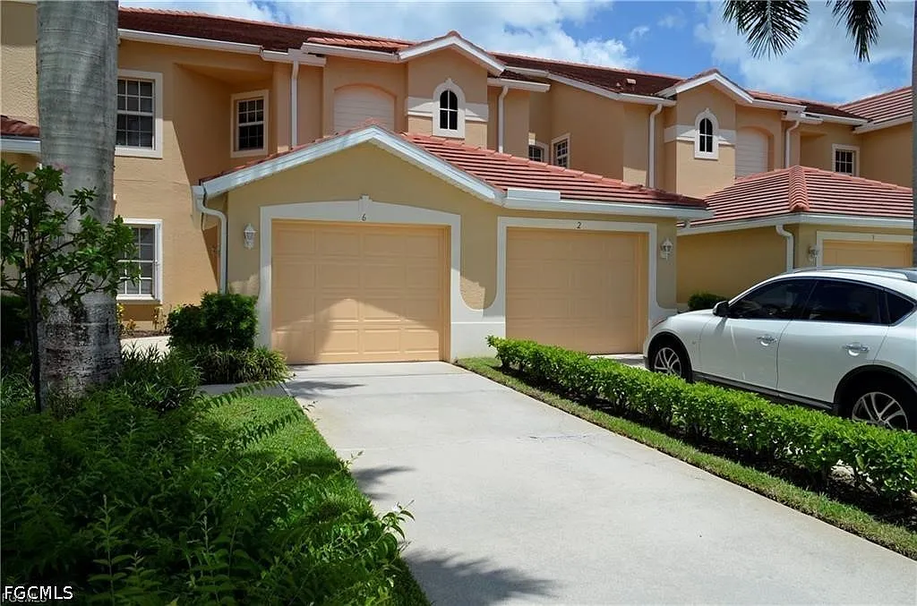 2 bed, 2.0 bath, 1368 sqft, $1,895 — Photo 1