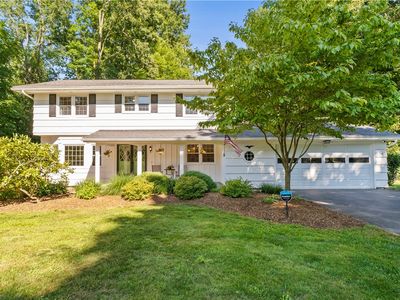 16 Oakwood Ln, Fairport, NY, 14450