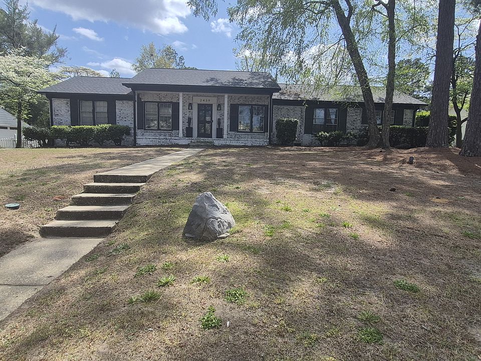 1st image of 2439 Dartmouth Dr