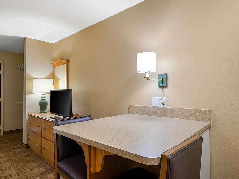 Studio Suite - 1 Queen Bed