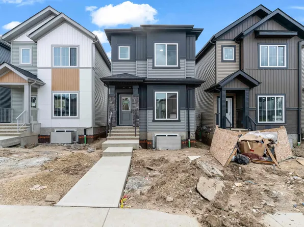220 24th St NW, Edmonton, AB T6T 2M7