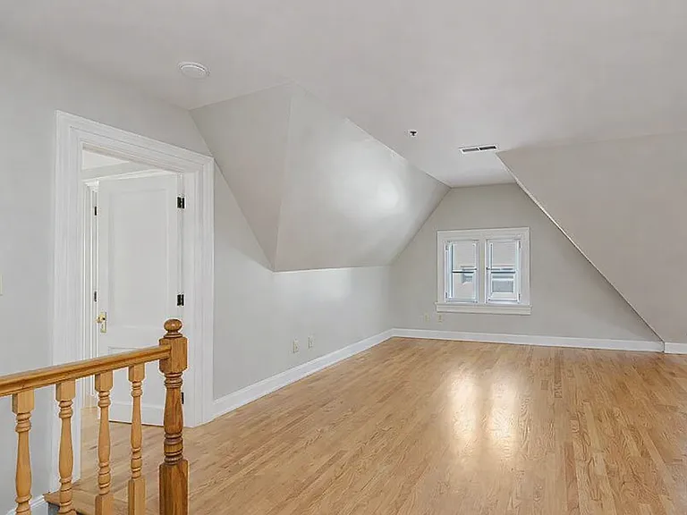 104 E 14th St #3 — Photo 2