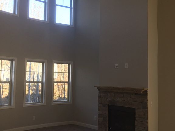 3rd image of 612 Lincolnwood Ln