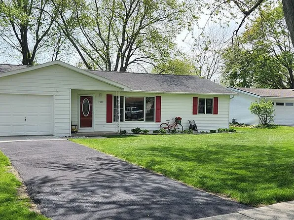 7110 Lake St, Lexington, MI 48450