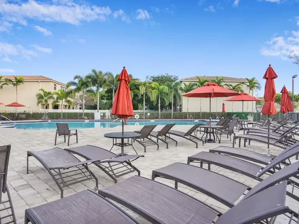481 NE 194th Ter, Miami, FL 33179