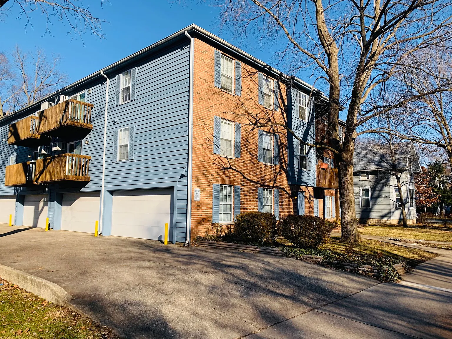 Dodge Street Apartments — Photo 2