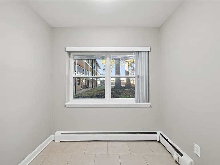 3838 W Sylvania Ave — Photo 8