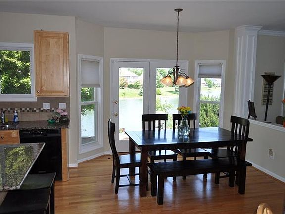 4th image of 998 Paxton Lake Dr