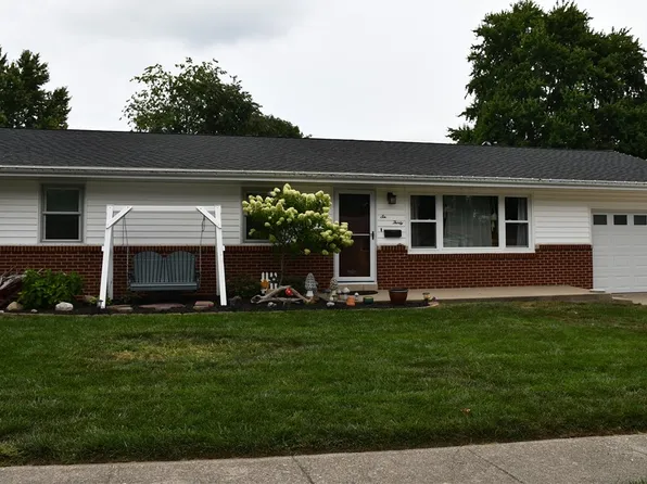 630 Sunrise Dr, Sullivan, IL 61951