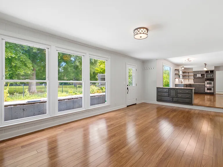 1303 General Macarthur Dr — Photo 15