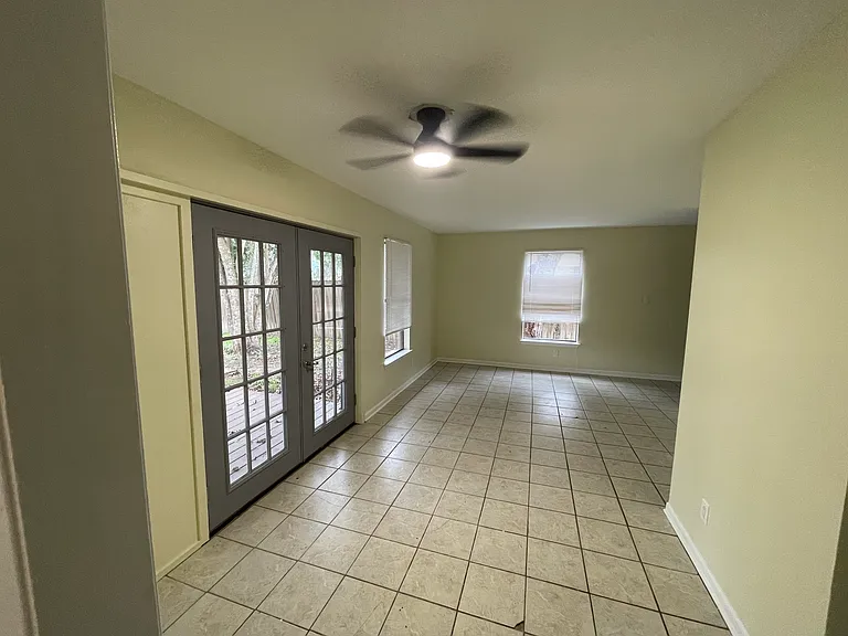 208 Hackberry St #B — Photo 10