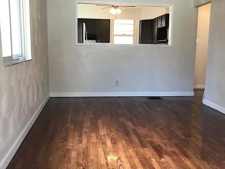 606 Ridgemont Dr — Photo 3