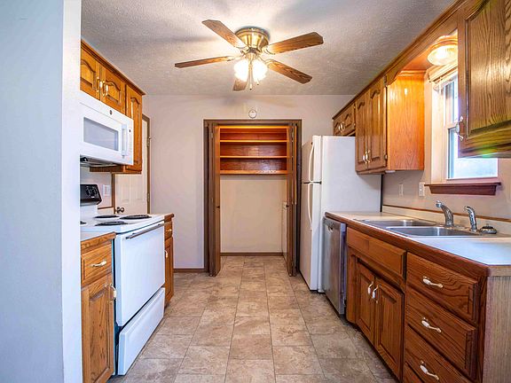 5th image of 2919 W Page Street