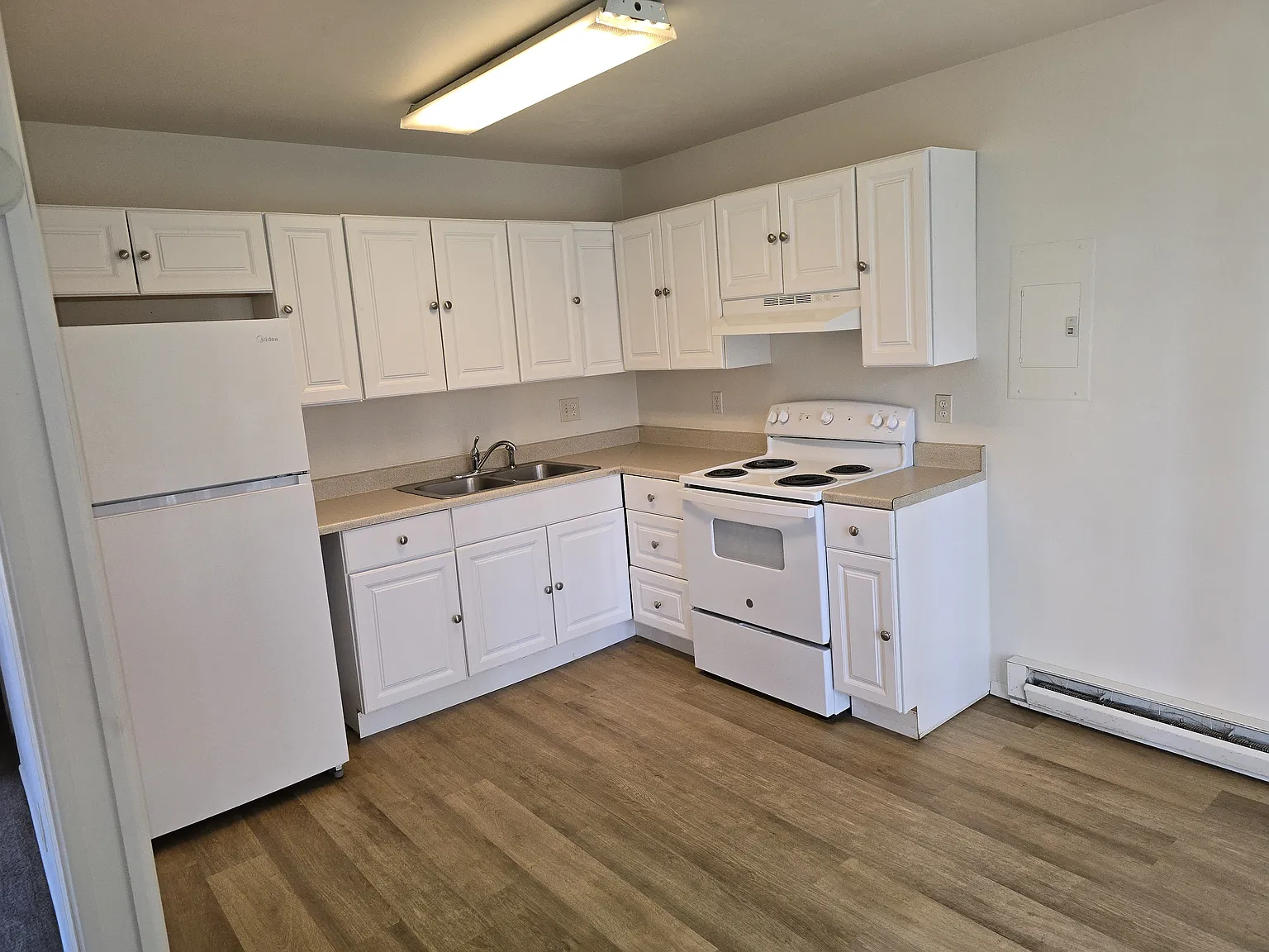 2 bed, 750 sqft, $1,295 — Photo 2
