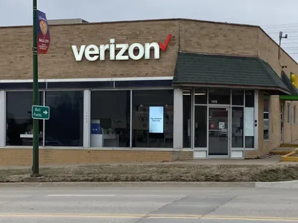 1423 Harlan St #1, Falls City, NE 68355