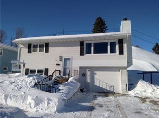 705 9th Ave NW, Mandan, ND 58554