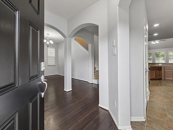 2nd image of 6335 Wilshire Rdg