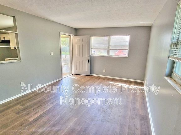 4th image of 3319 Hunt St