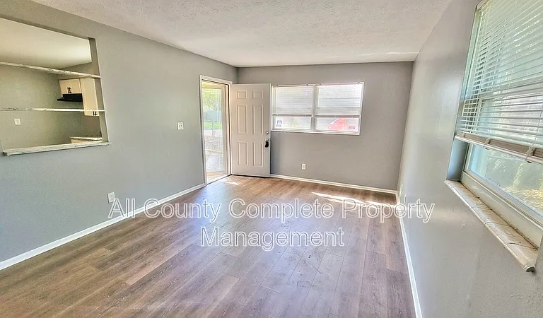 3319 Hunt St — Photo 4