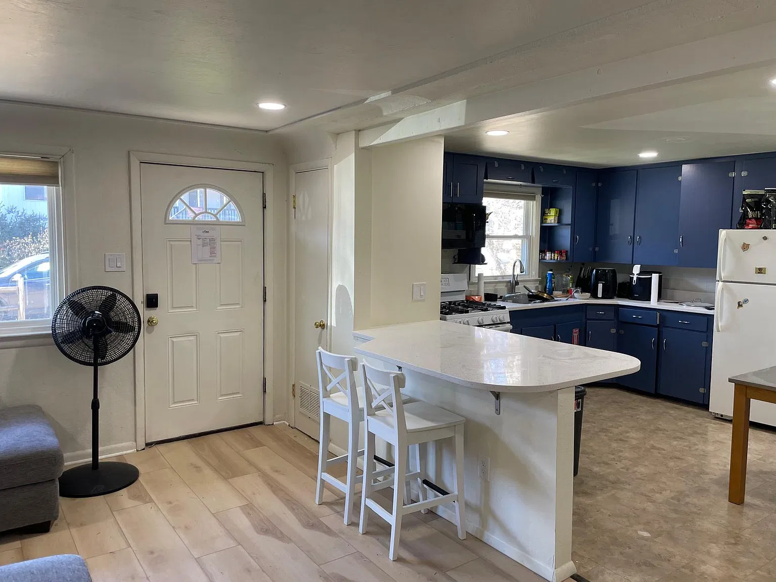 2 bed, 930 sqft, $3,350 — Photo 3