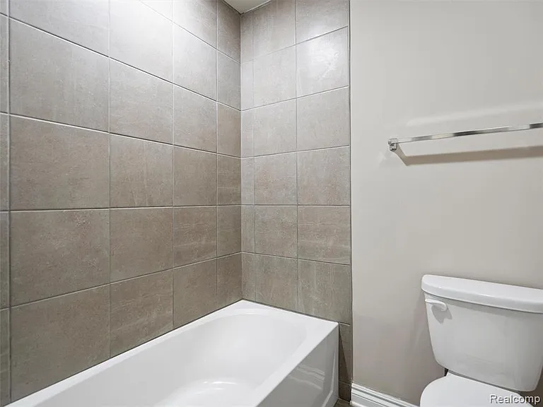 4021 Nottingham Cir — Photo 22