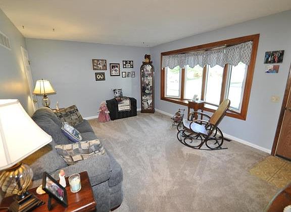 4th image of 275 Humes Ln