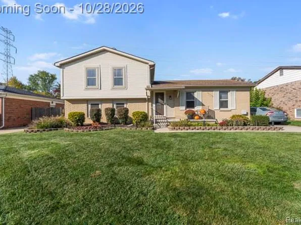 18340 Alvaro Ave, Brownstown, MI 48193