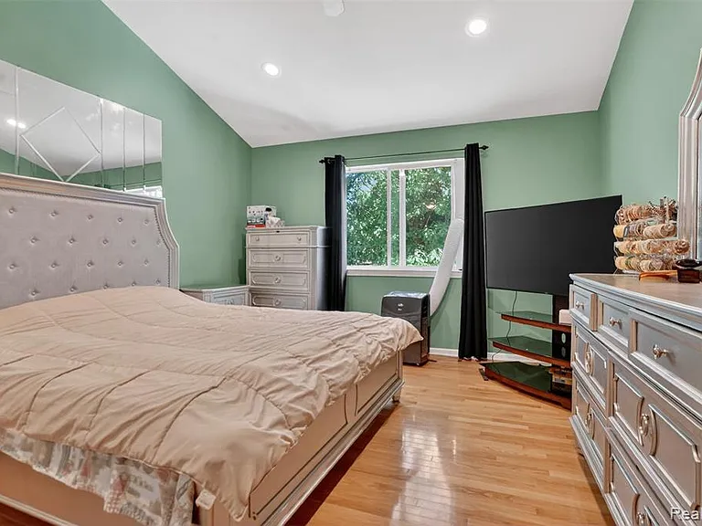 2825 Long Meadow Ln — Photo 24